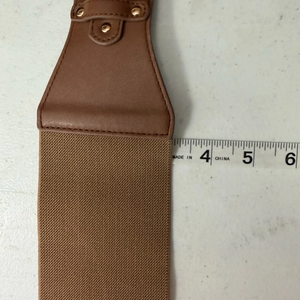 Signature Collection‎ Women's Elastic Stretch Belt Tan Faux Leather Gold Buckle